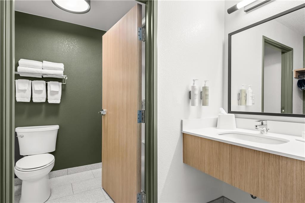 Spark by Hilton Traverse City Image