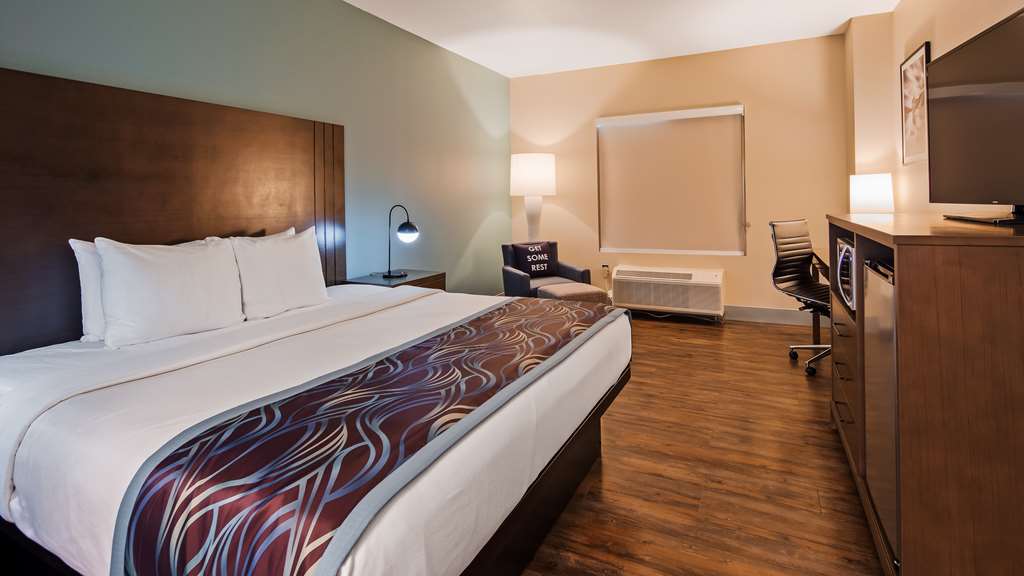 Best Western Plus New Barstow Inn & Suites Image