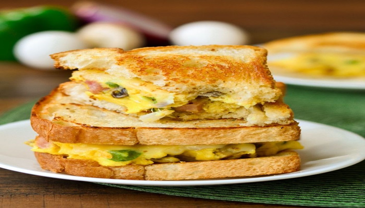 Western omelette sandwich