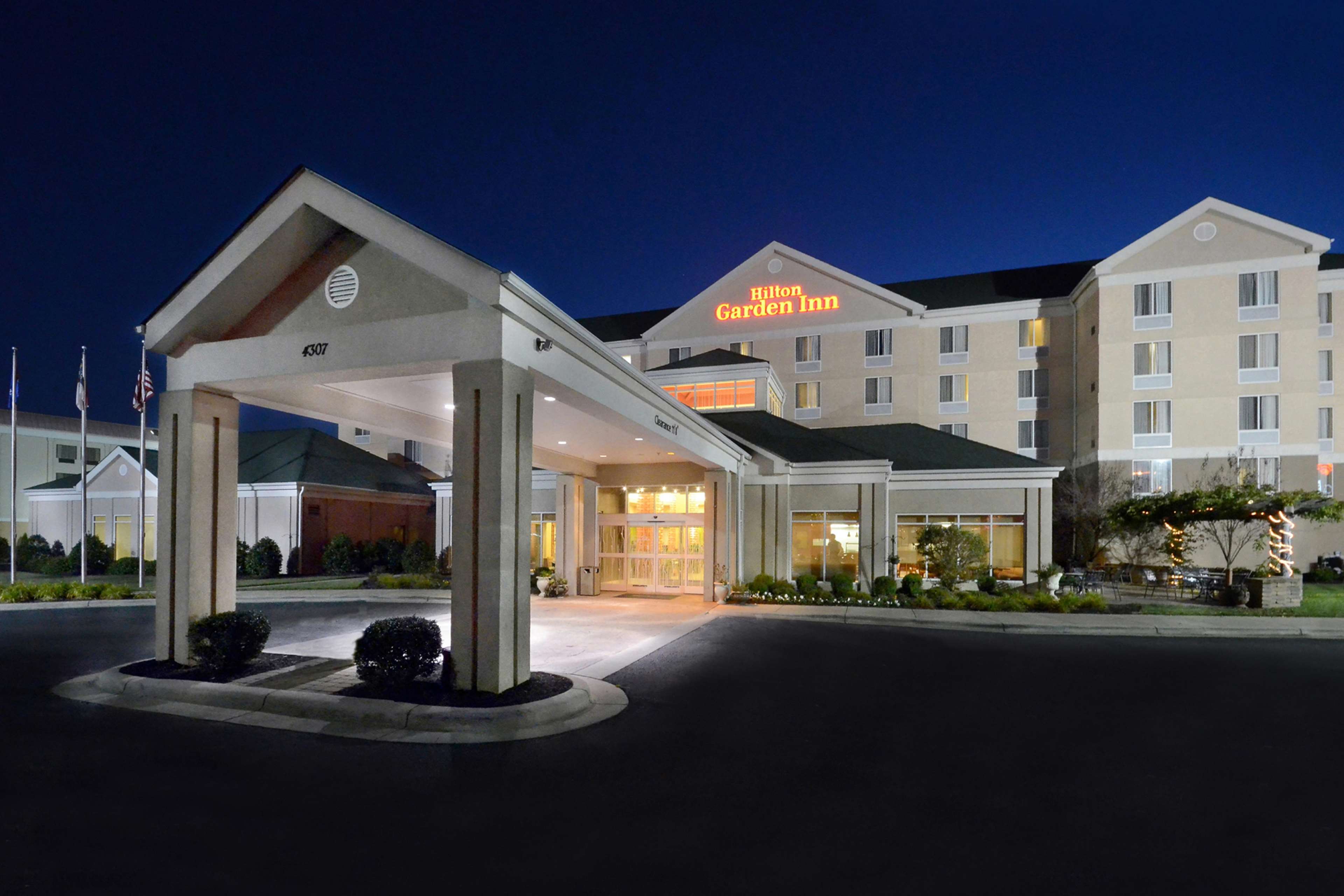Hilton Garden Inn Greensboro 4307 Big Tree Way Greensboro Nc Hotels