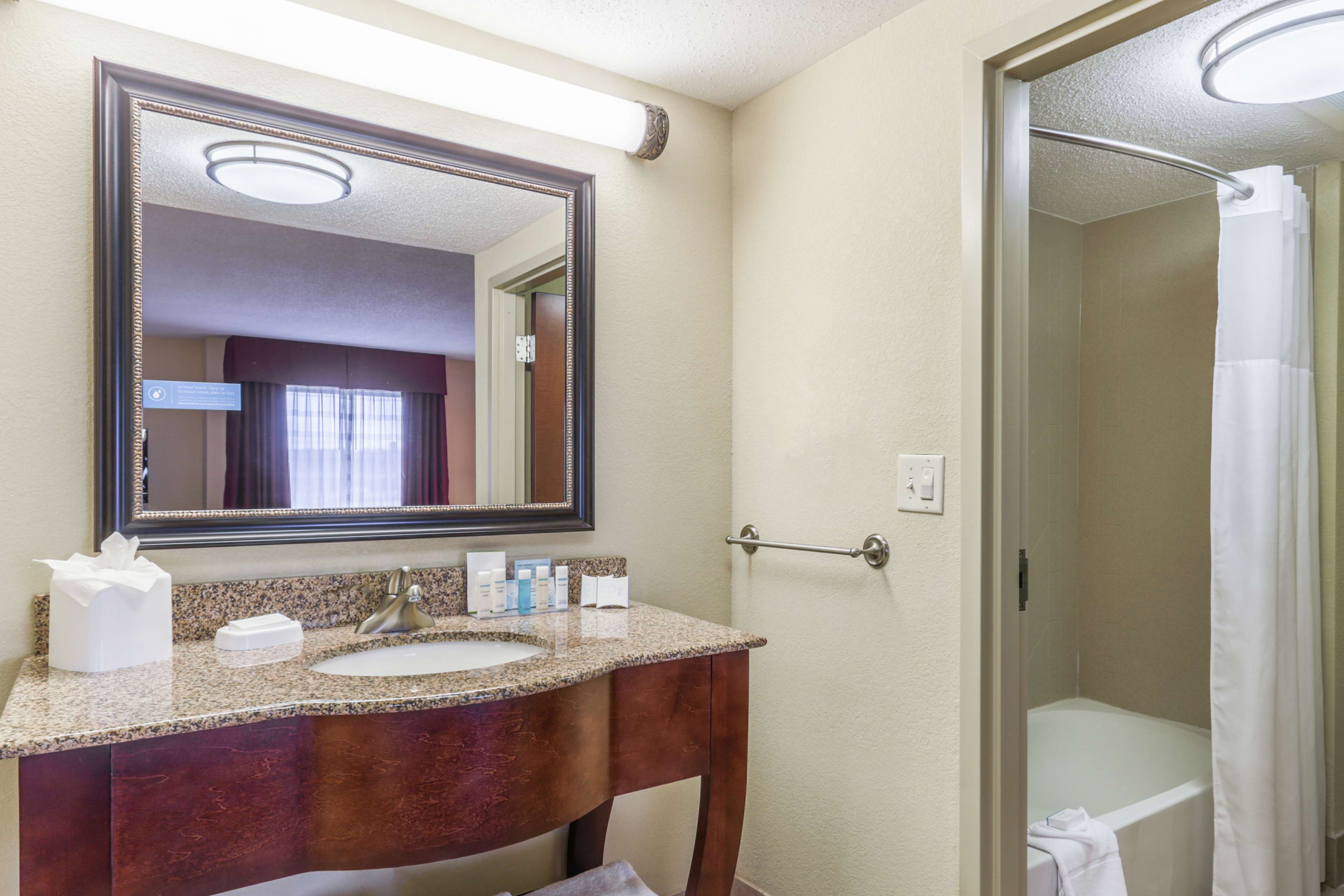Guest room bath