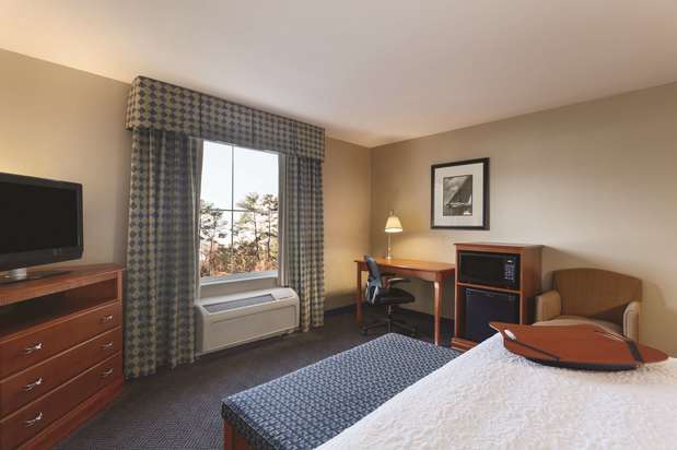 Images Hampton Inn & Suites Mystic