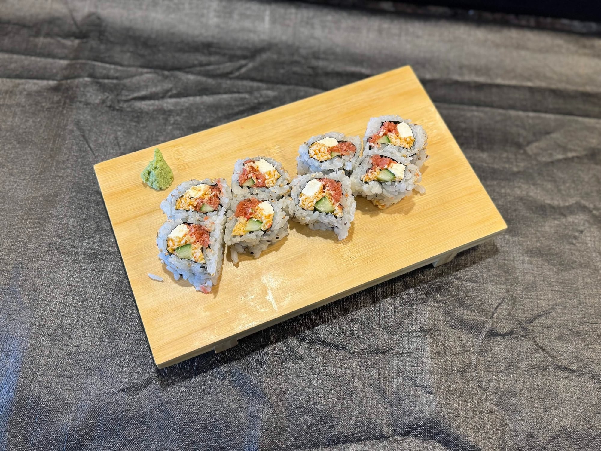 Spicy Roll (8pcs)