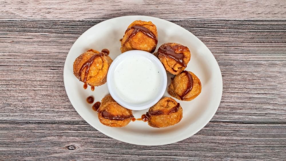 Mac N' Cheese Egg Rolls