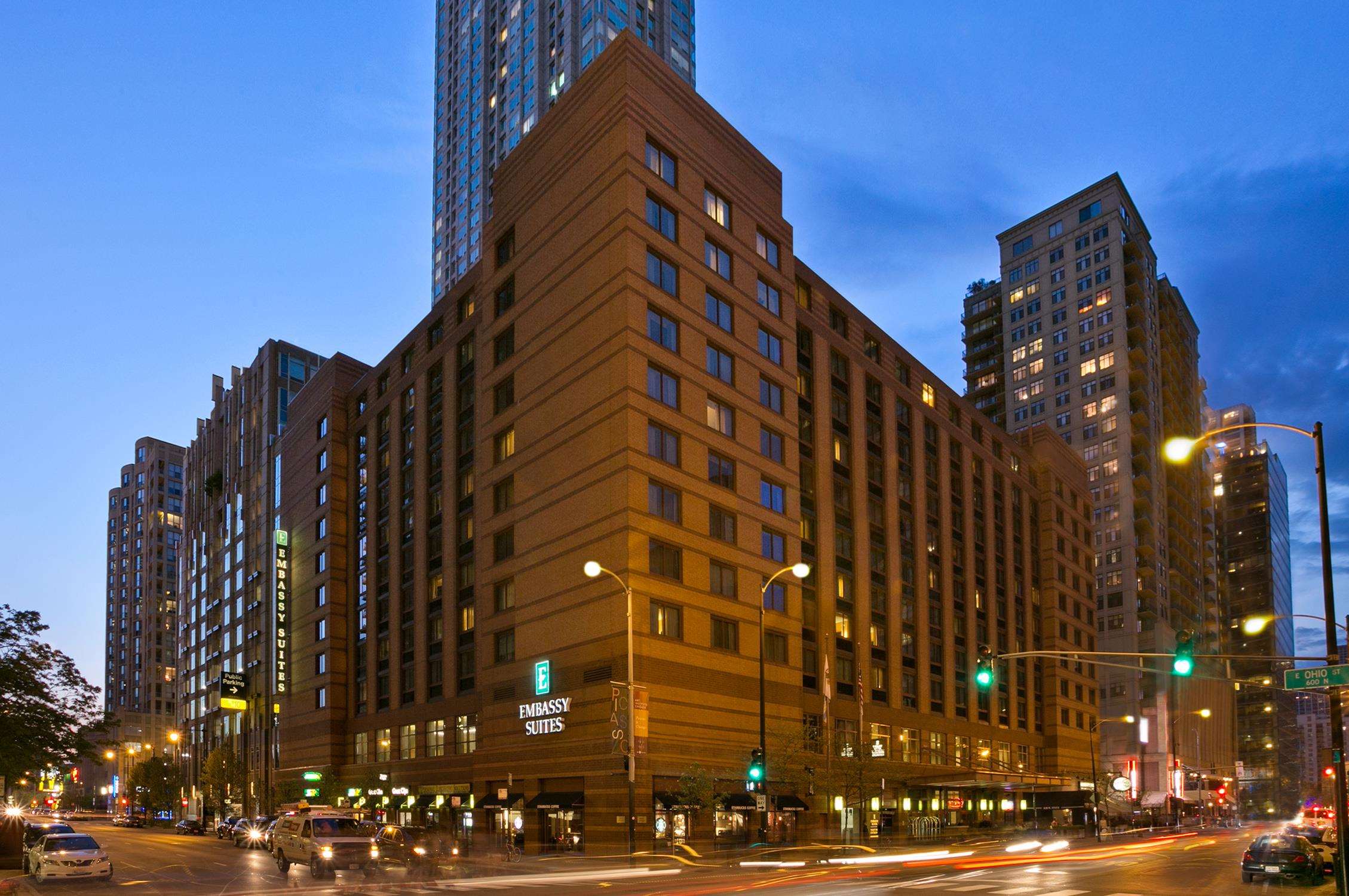 Embassy Suites by Hilton Chicago Downtown Photo