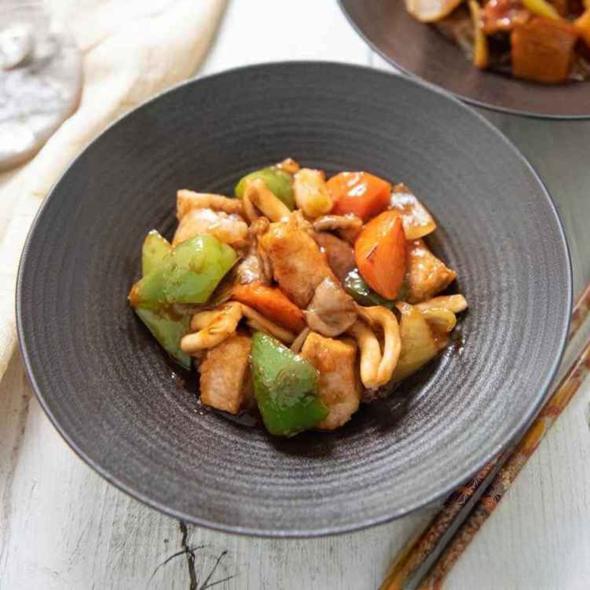 HS17. 骨香龍利球/Stir-Fried Whole Sole Filet w. Vegetable on Crispy Bones