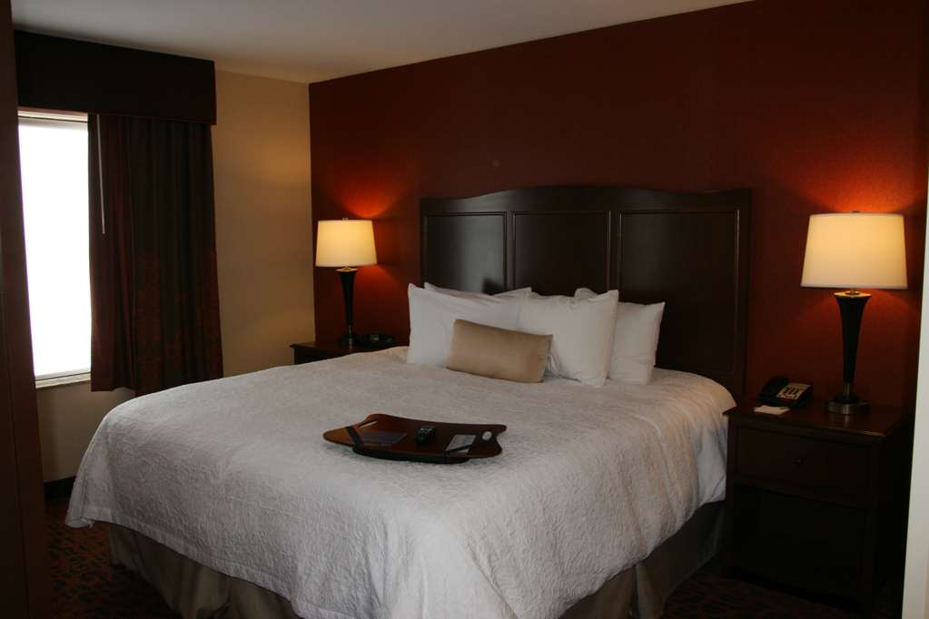 Hampton Inn & Suites Peru Image