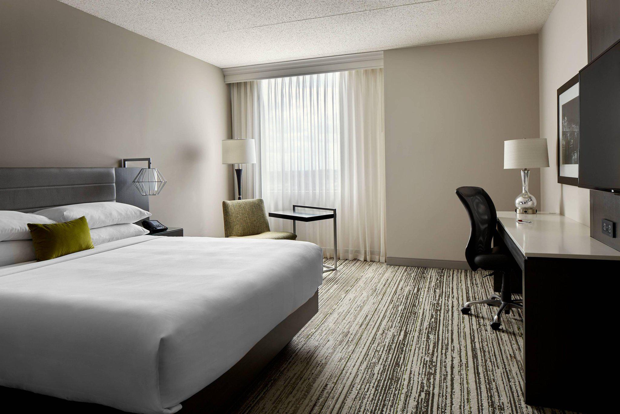 Marriott Cincinnati Northeast Photo