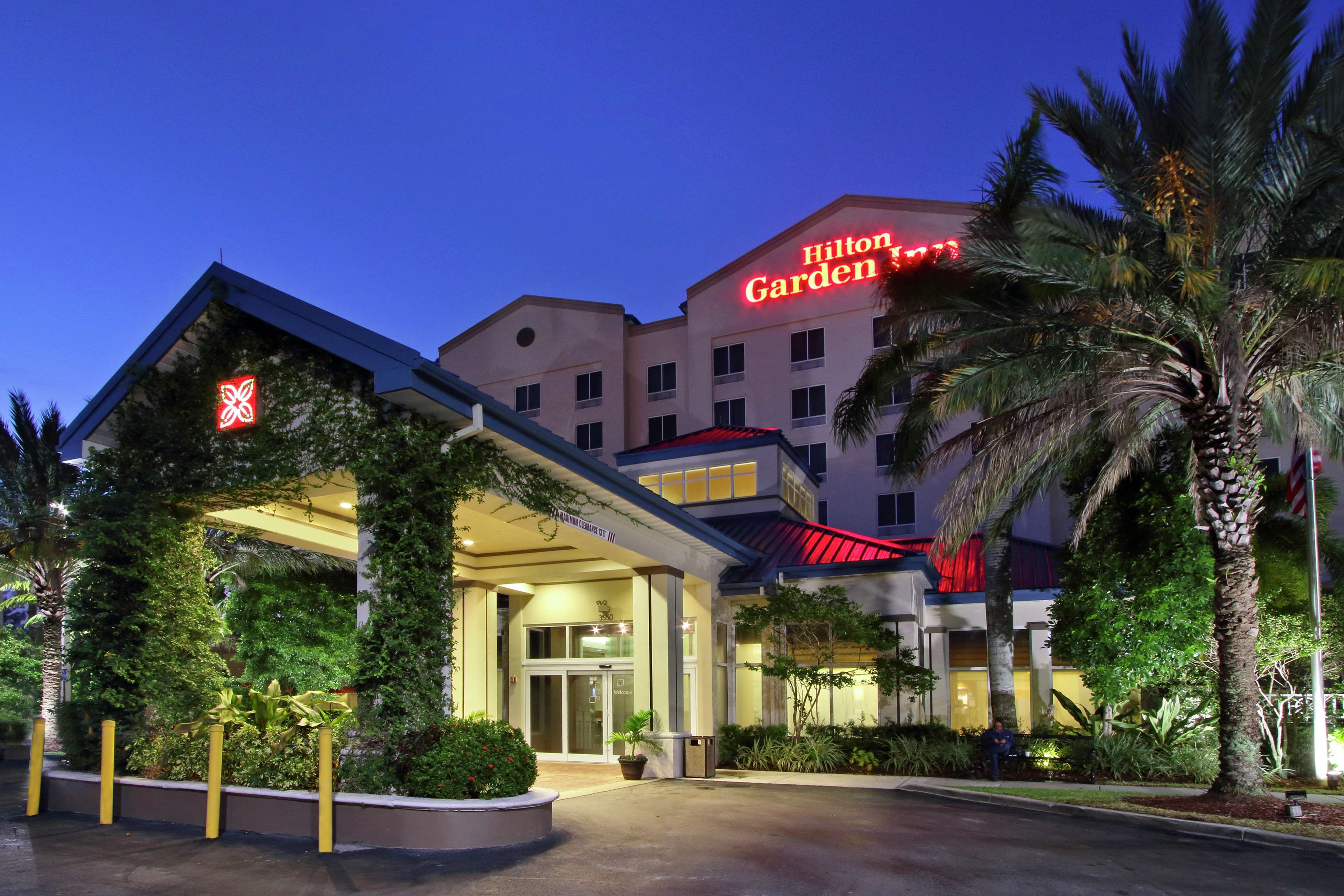 Hilton Garden Inn Miami Airport West Photo