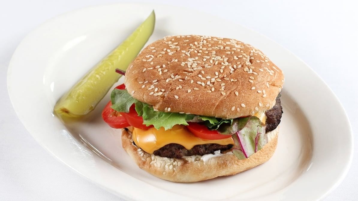 American Classic Cheeseburger