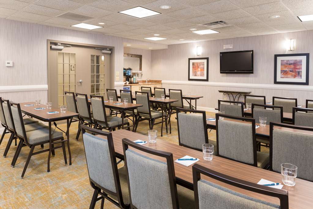 Homewood Suites by Hilton Bloomington Image