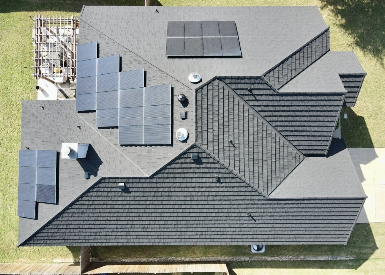 Community Construction & Roofing Image