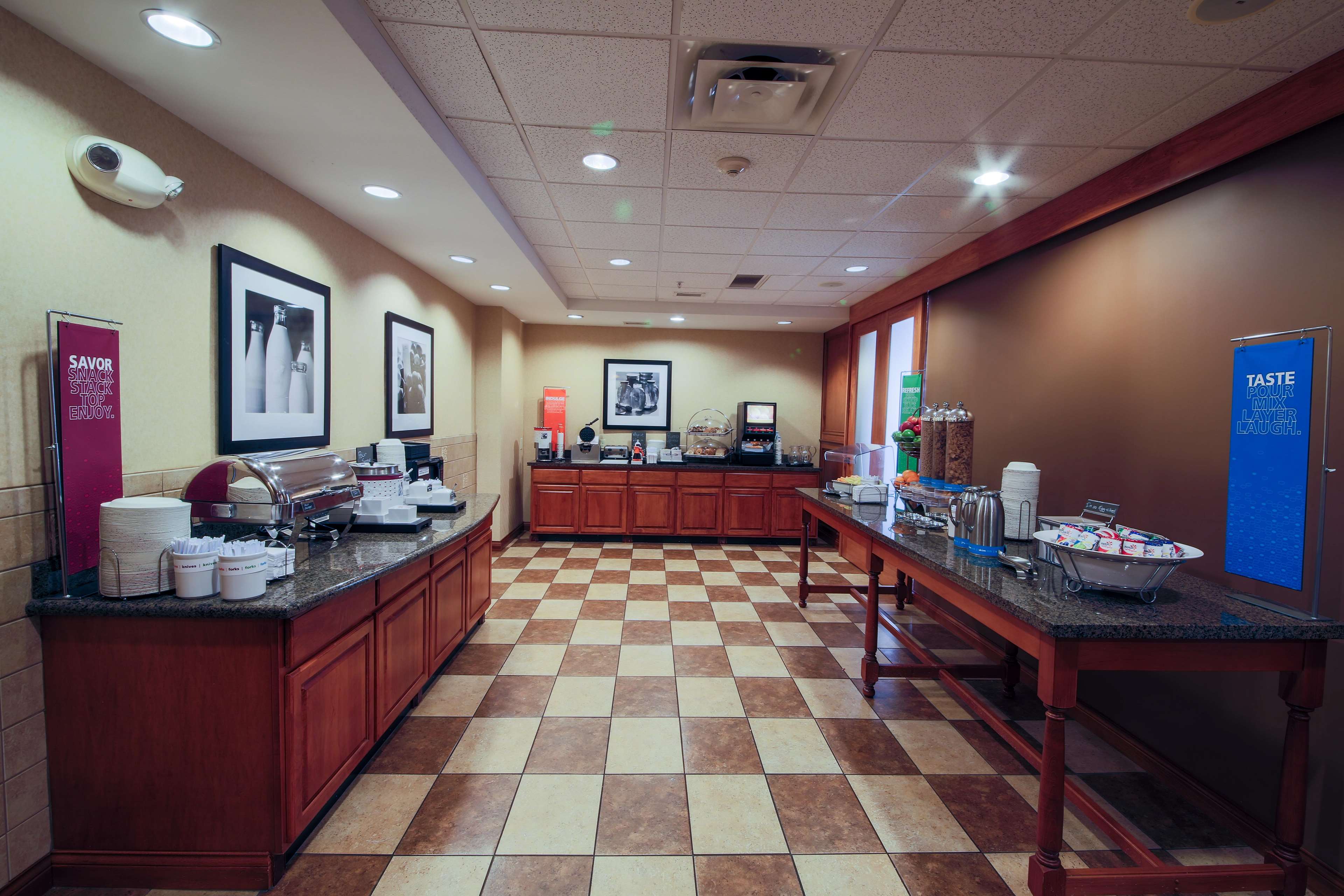 Hampton Inn by Hilton Waterloo Cedar Valley Photo