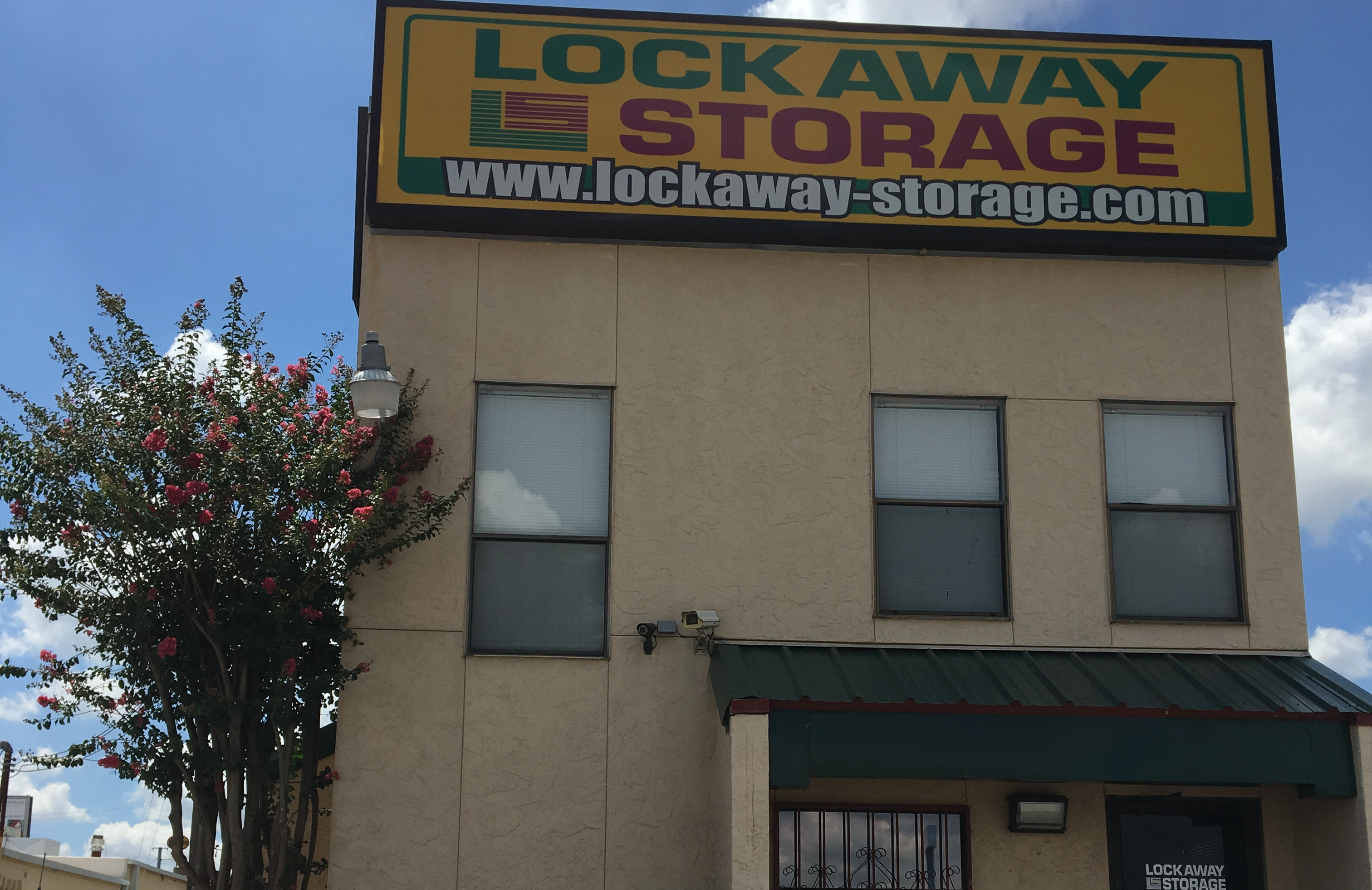 Lockaway Storage - West Ave Photo