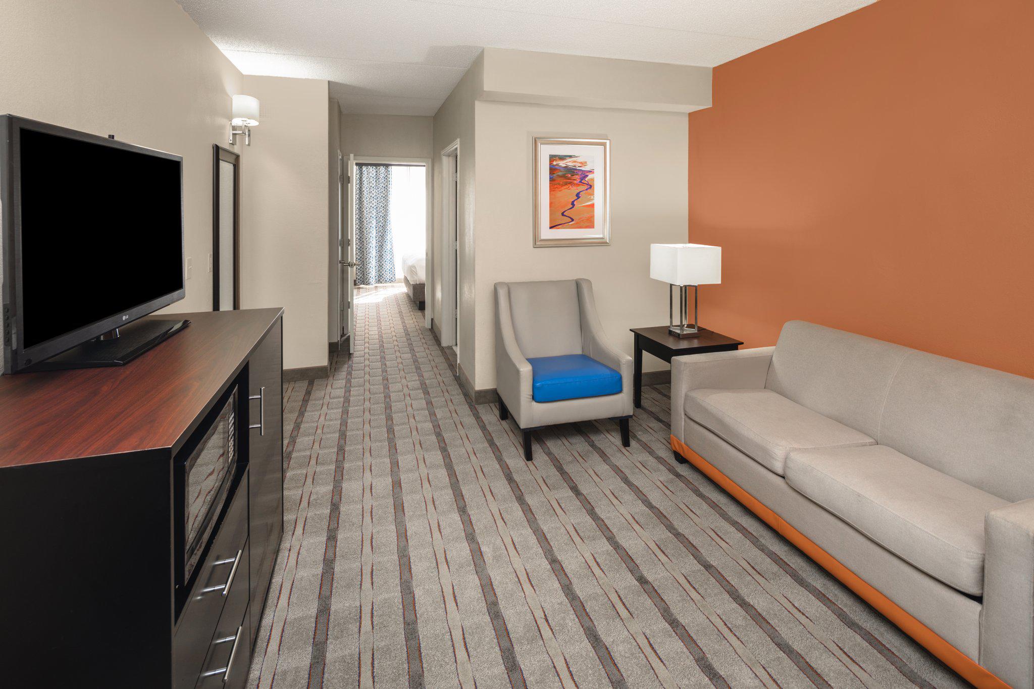 Holiday Inn Express & Suites Atlanta NE - Duluth Photo