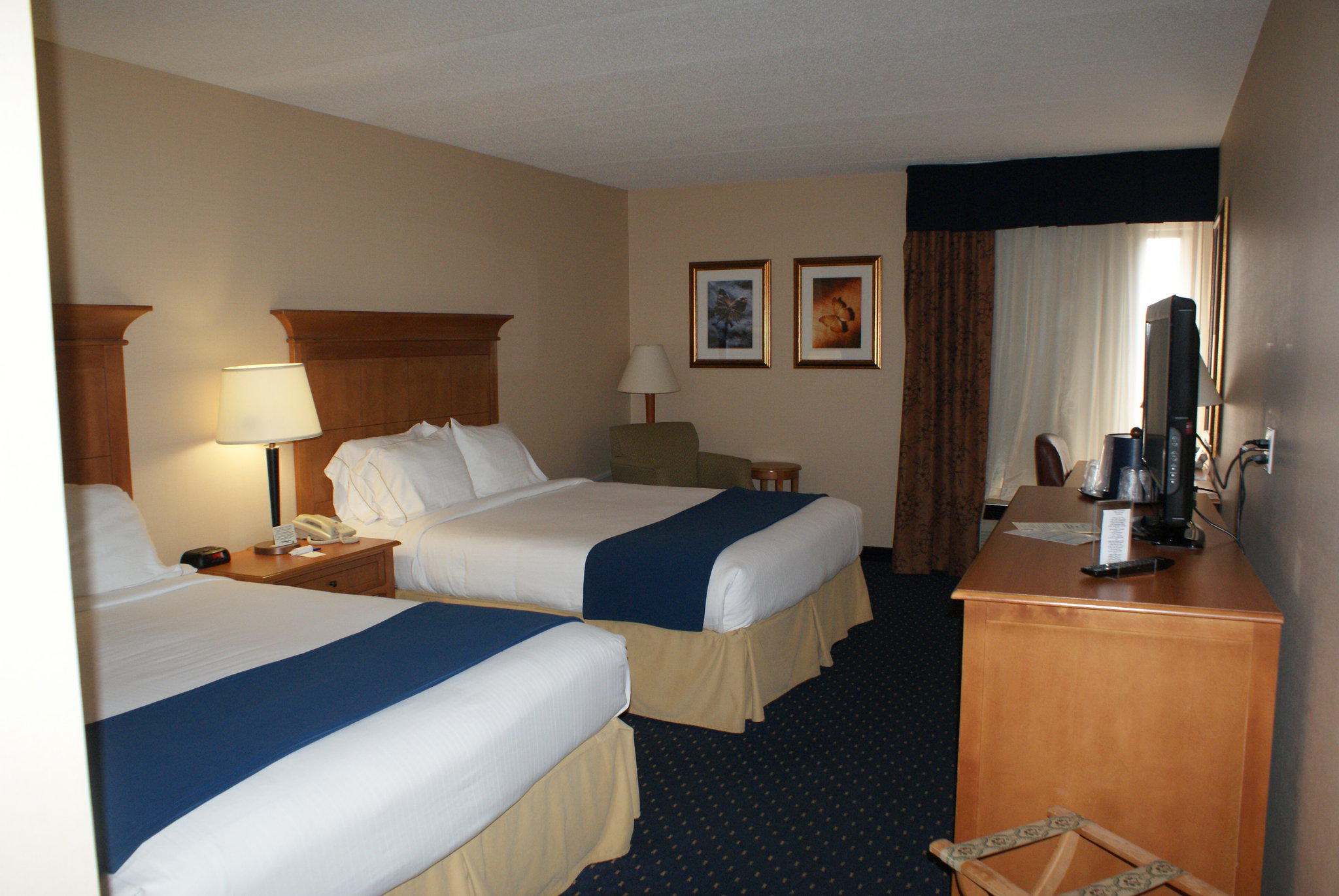 Holiday Inn Express & Suites Waynesboro-Route 340 Photo