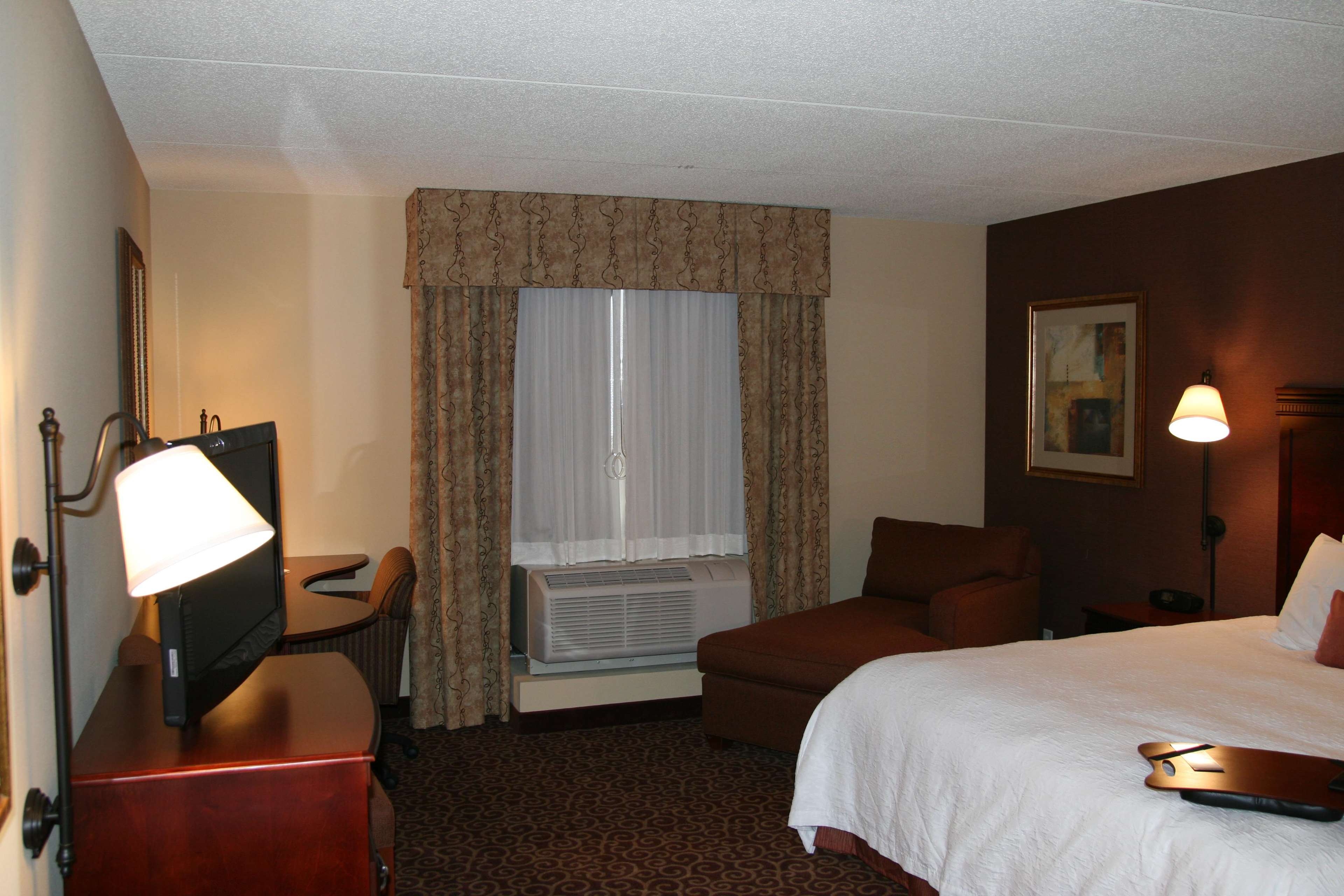 Hampton Inn & Suites Brookings Photo