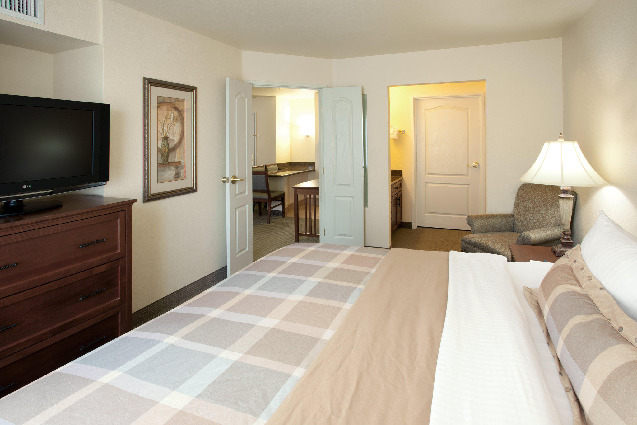 Staybridge Suites Sacramento Airport Natomas Photo