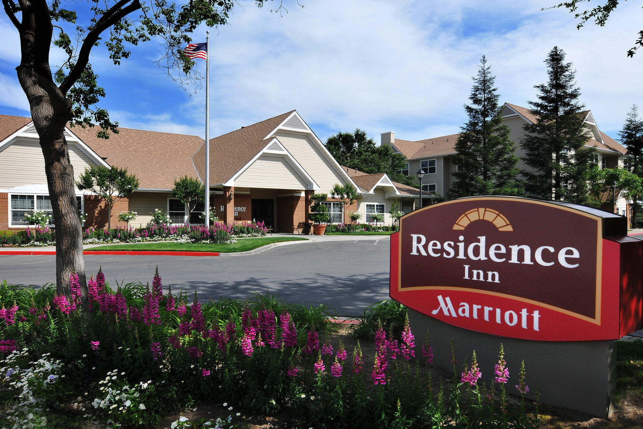 Residence Inn by Marriott Fresno Photo