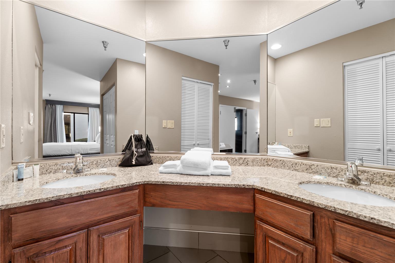 Best Western Courtview Hotel Image