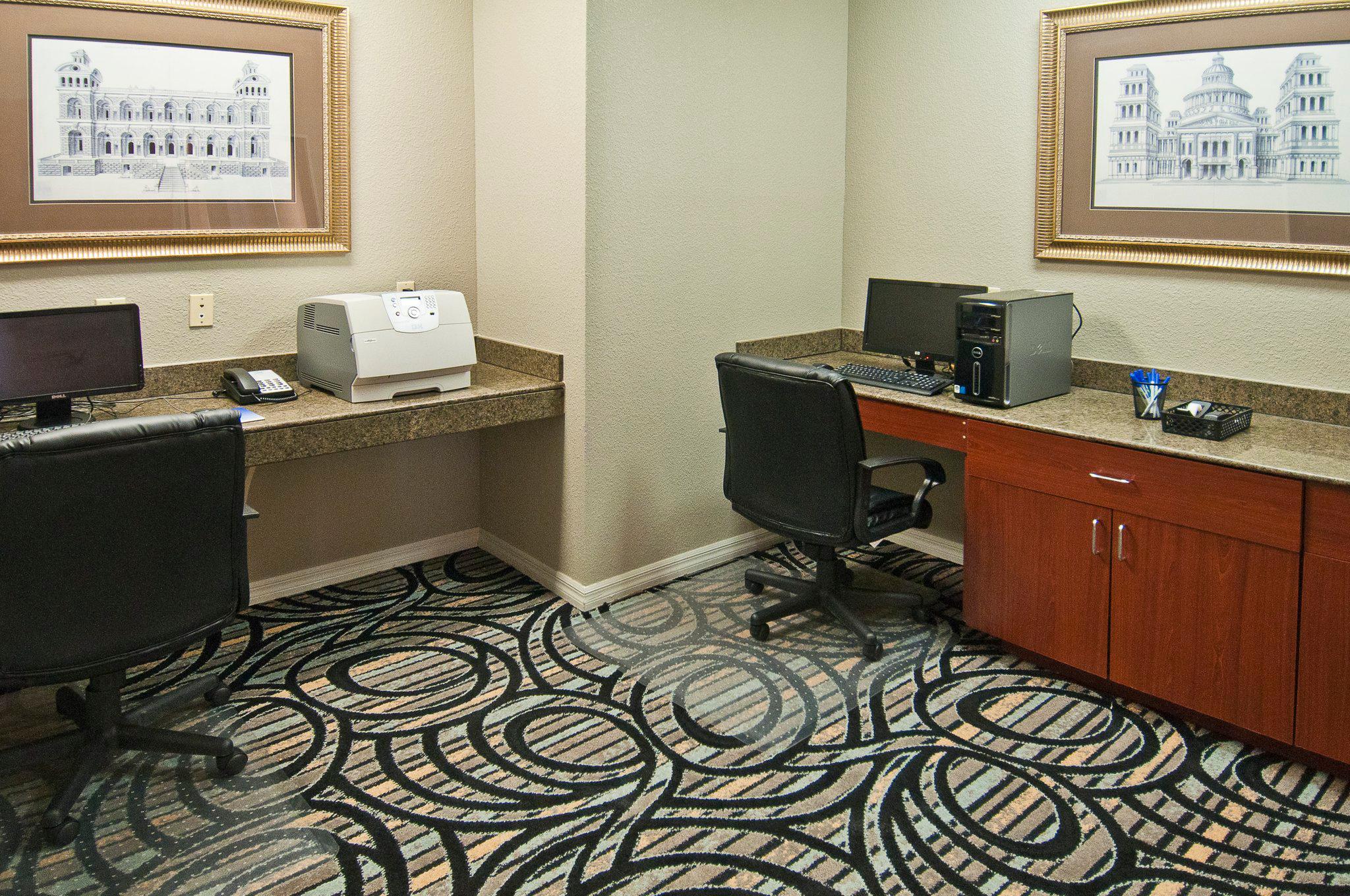 Holiday Inn Express & Suites Lake Charles Photo