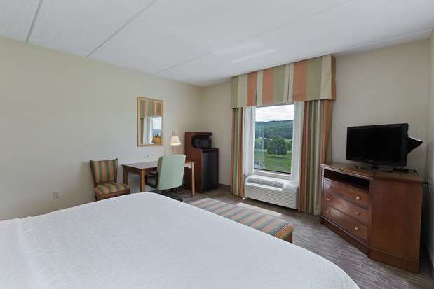 Images Hampton Inn & Suites Blairsville