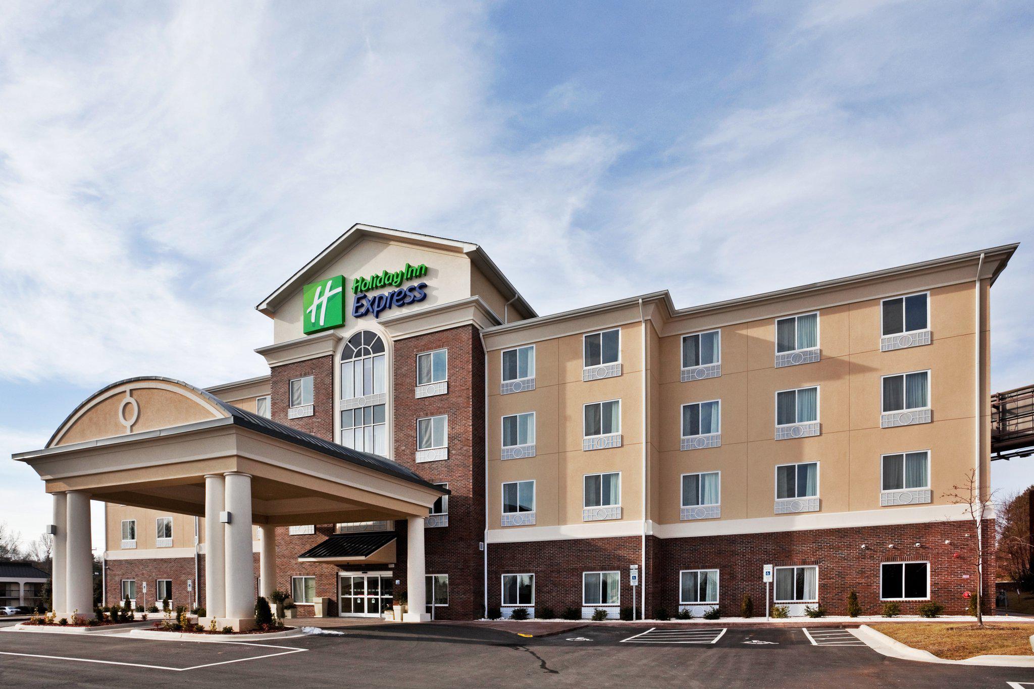 Holiday Inn Express & Suites Statesville Photo