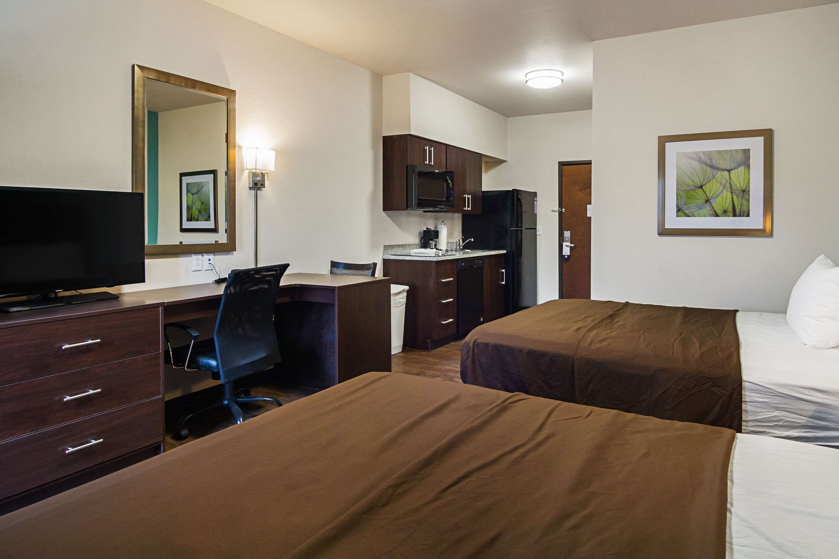 Suburban Extended Stay Hotel Photo