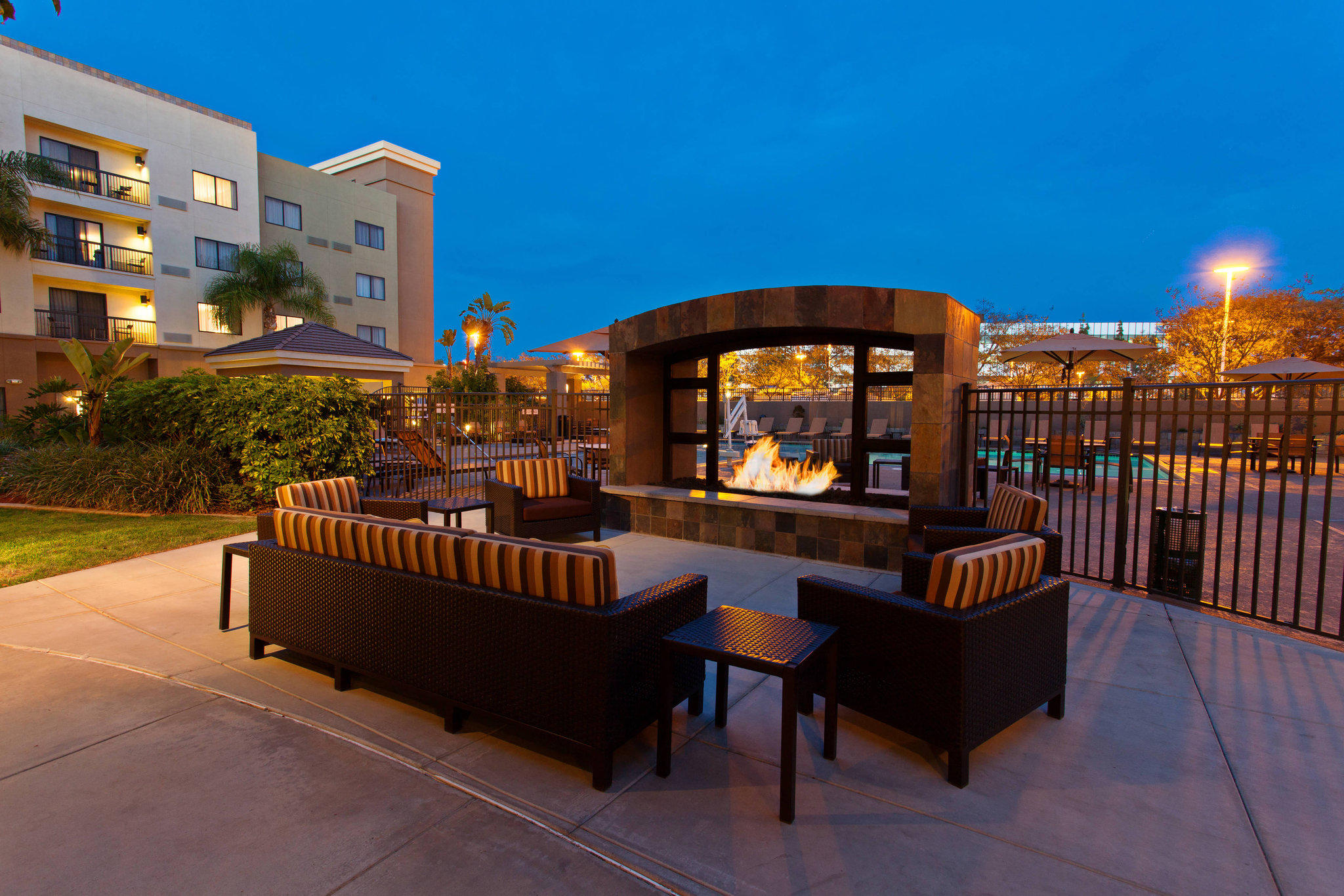 Courtyard by Marriott San Diego Central Photo