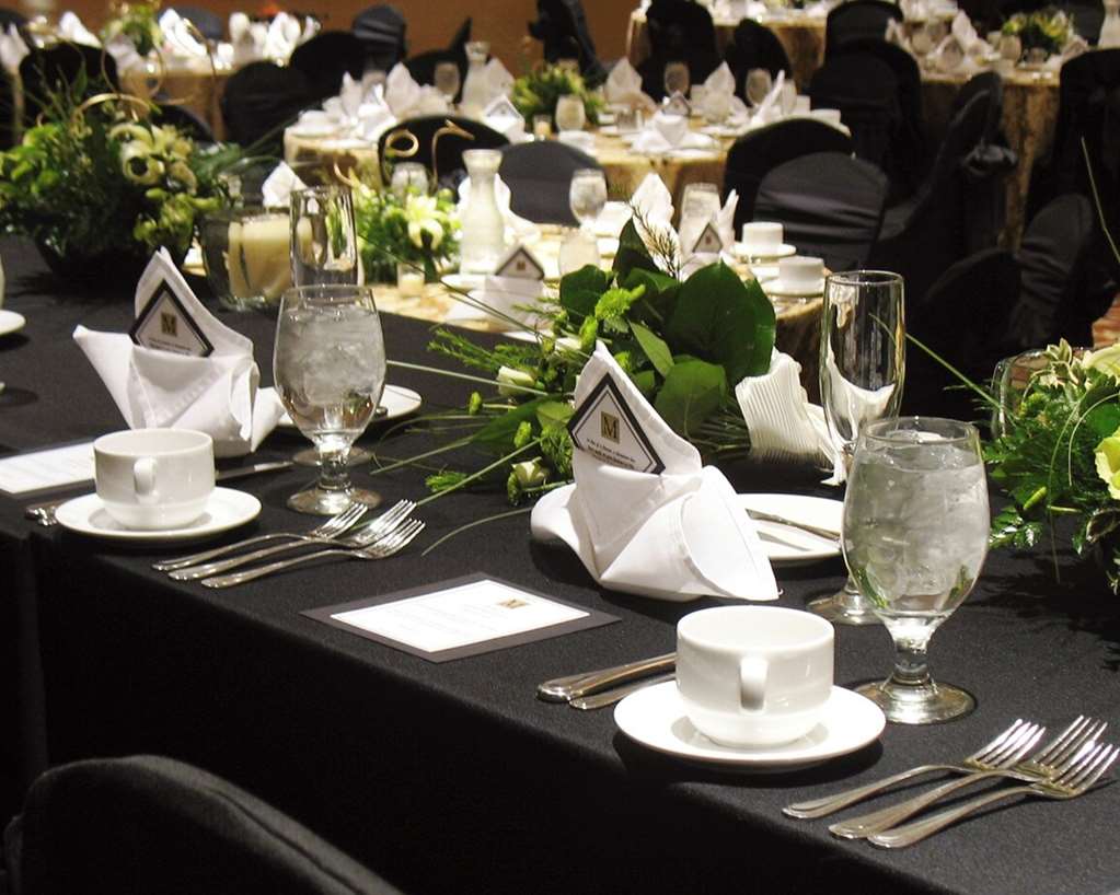 DoubleTree by Hilton Hotel Bay City - Riverfront Image