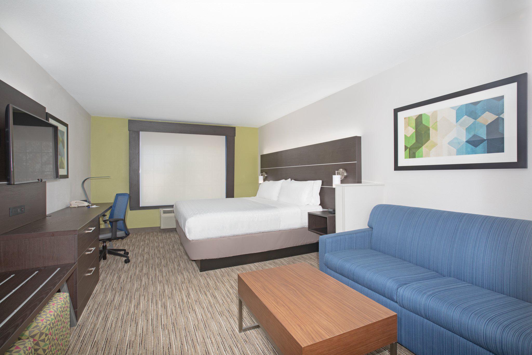 Holiday Inn Express & Suites Longmont Photo