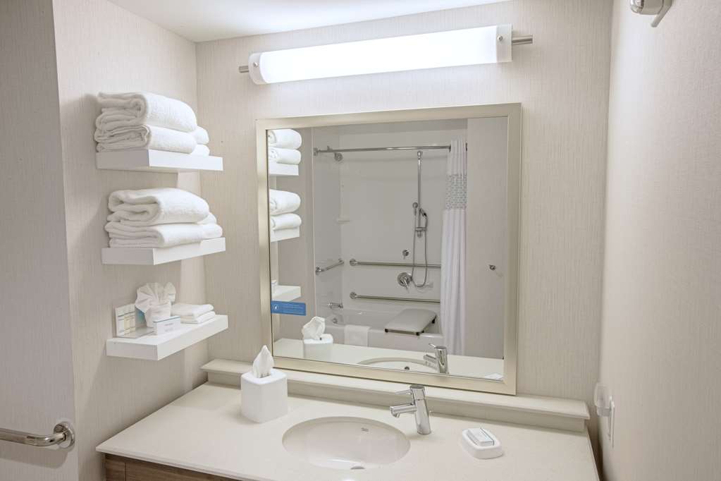 Hampton Inn Amesbury Image