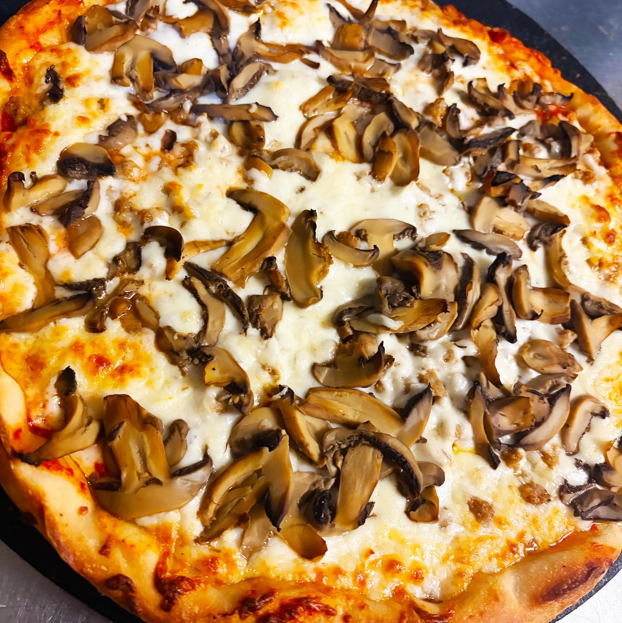 Medium Traditional Pizza
