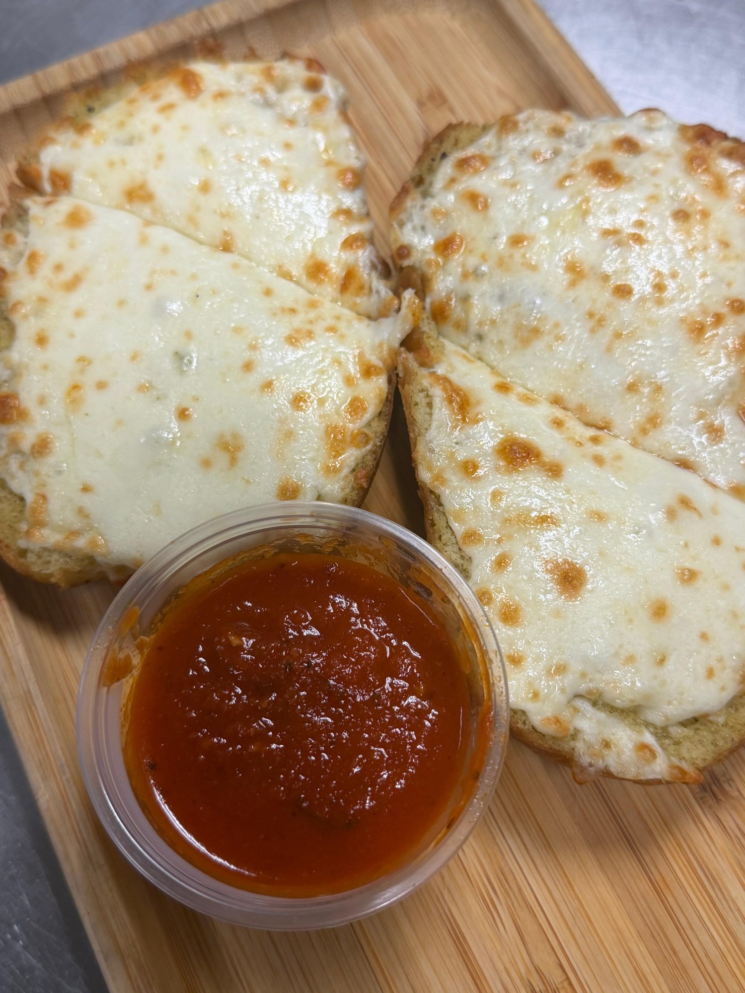 CHEESE GARLIC BREAD