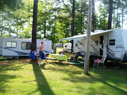 Spartanburg NE / Gaffney KOA Holiday Photo