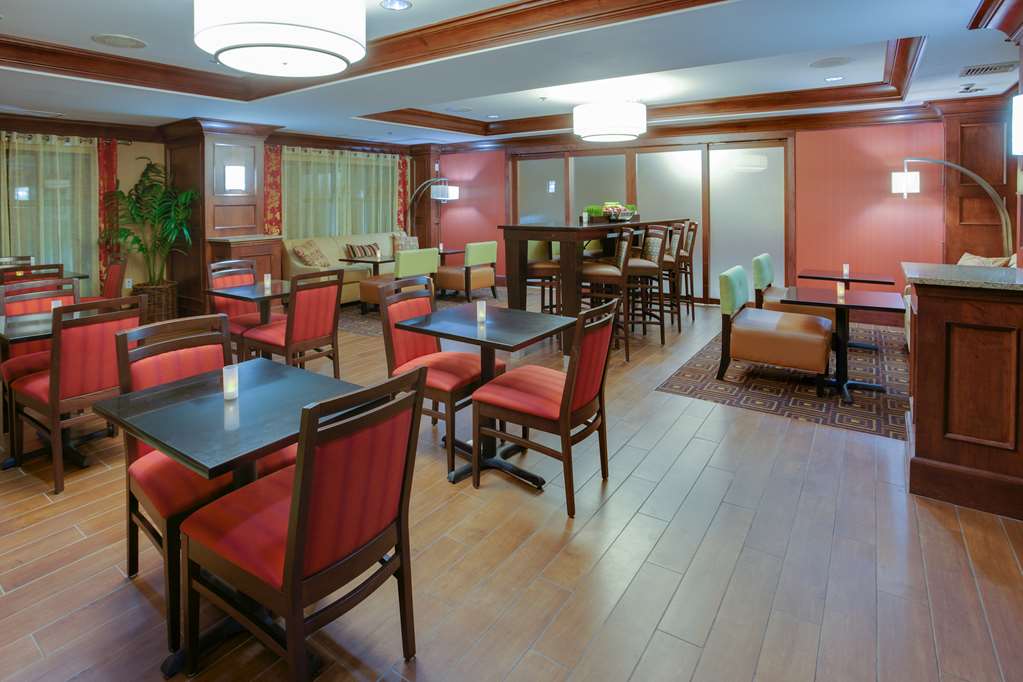 Hampton Inn Auburn Image