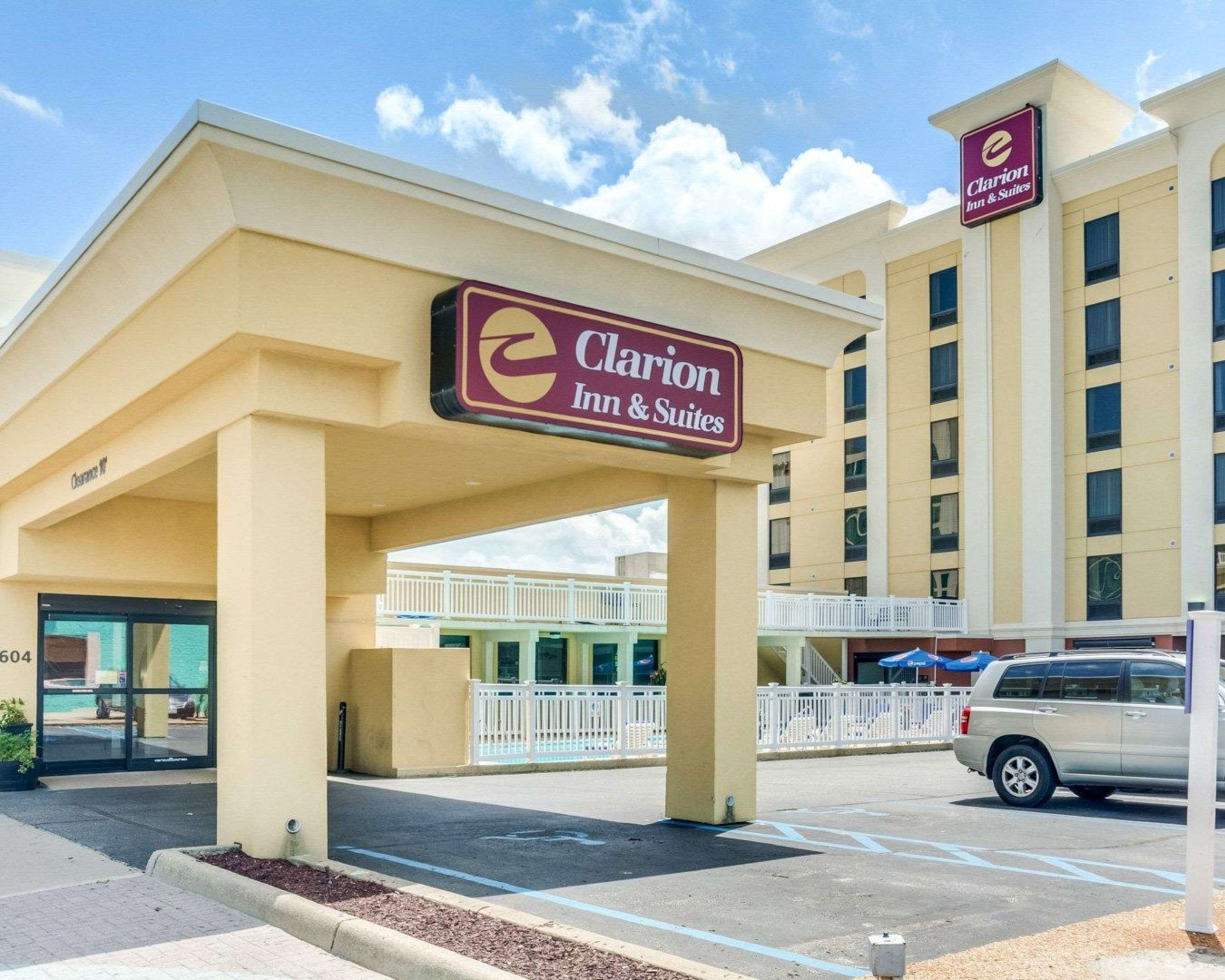 Clarion Inn & Suites hotel in Virginia Beach VA