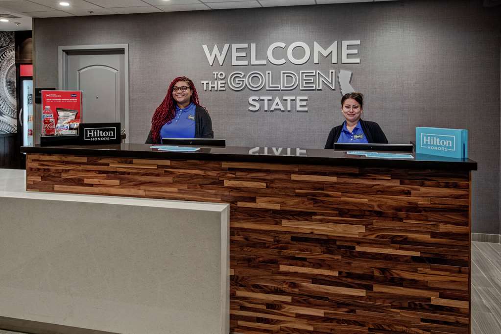 Hampton Inn Fresno Airport Image