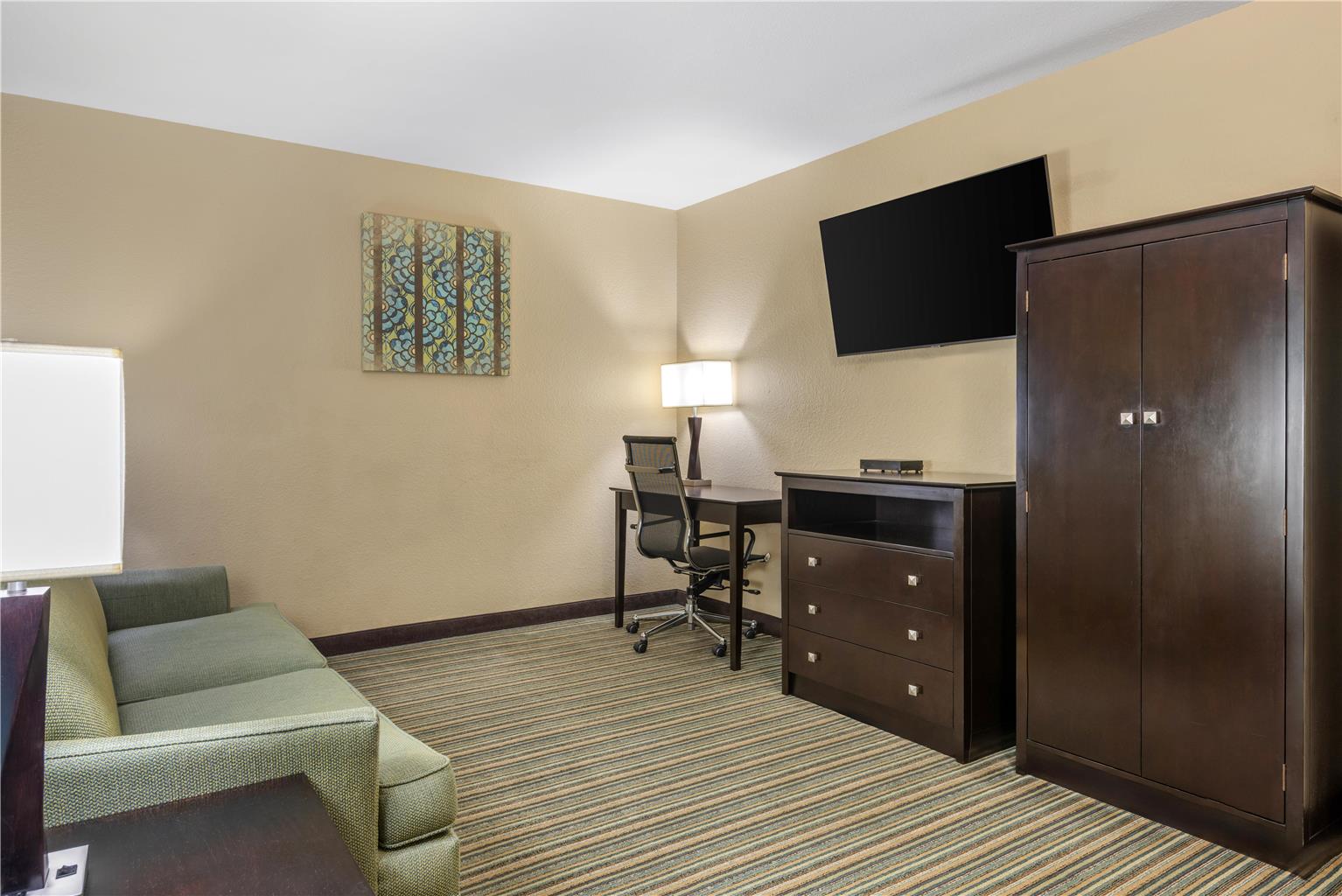 Best Western Long Beach Inn Image