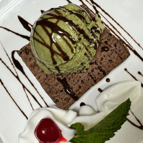 Thai Brownie with Ice Cream