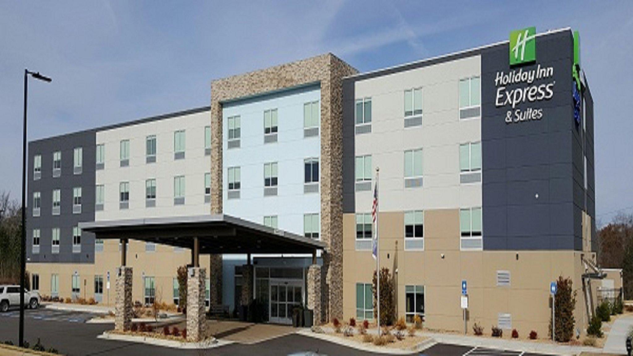 Holiday Inn Express & Suites Macon North Photo