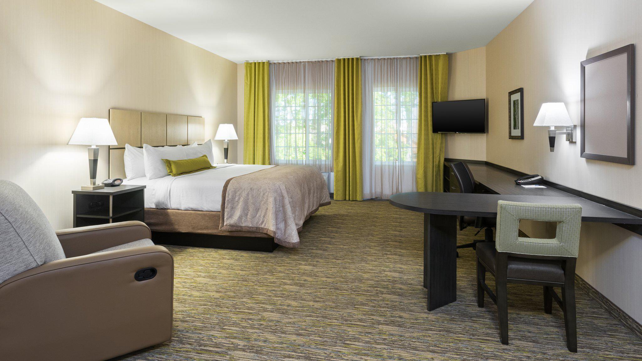 Candlewood Suites Grove City - Outlet Center Photo