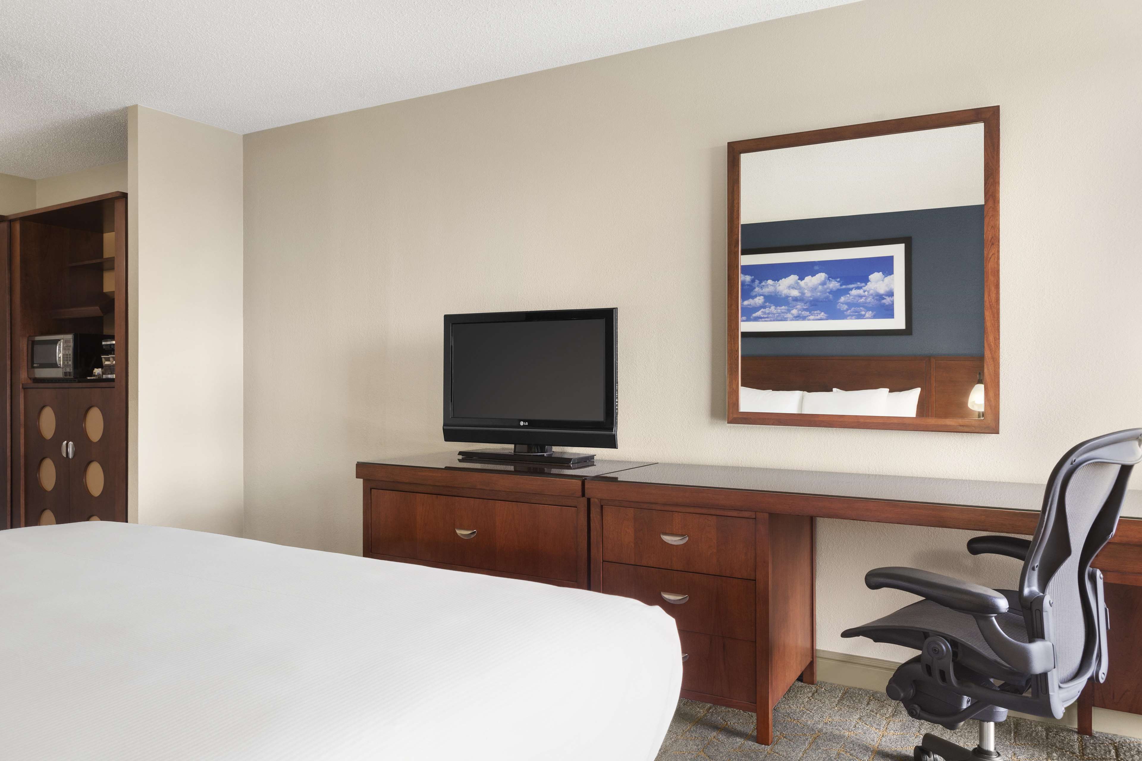 DoubleTree by Hilton Hotel Dallas - DFW Airport North Photo