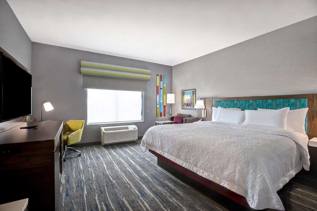 Hampton Inn and Suites Deptford Image