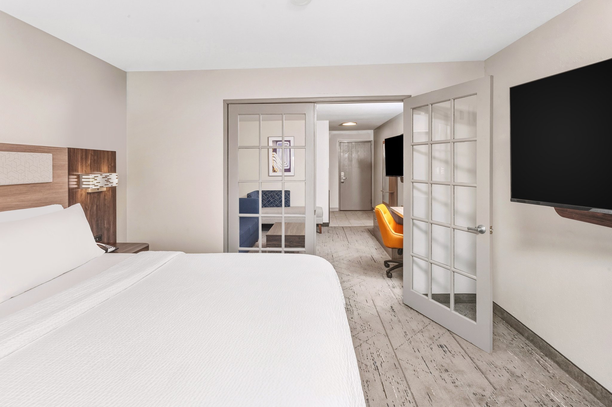 Holiday Inn Express & Suites Bloomington - Normal by IHG Image