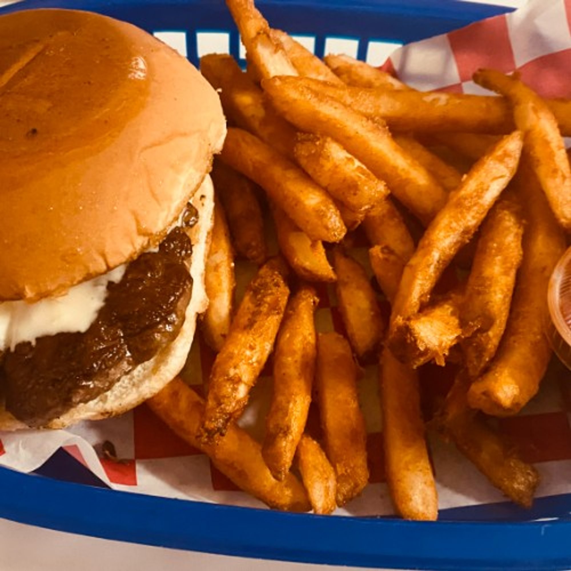 Cheeseburger & Seasoned Fries