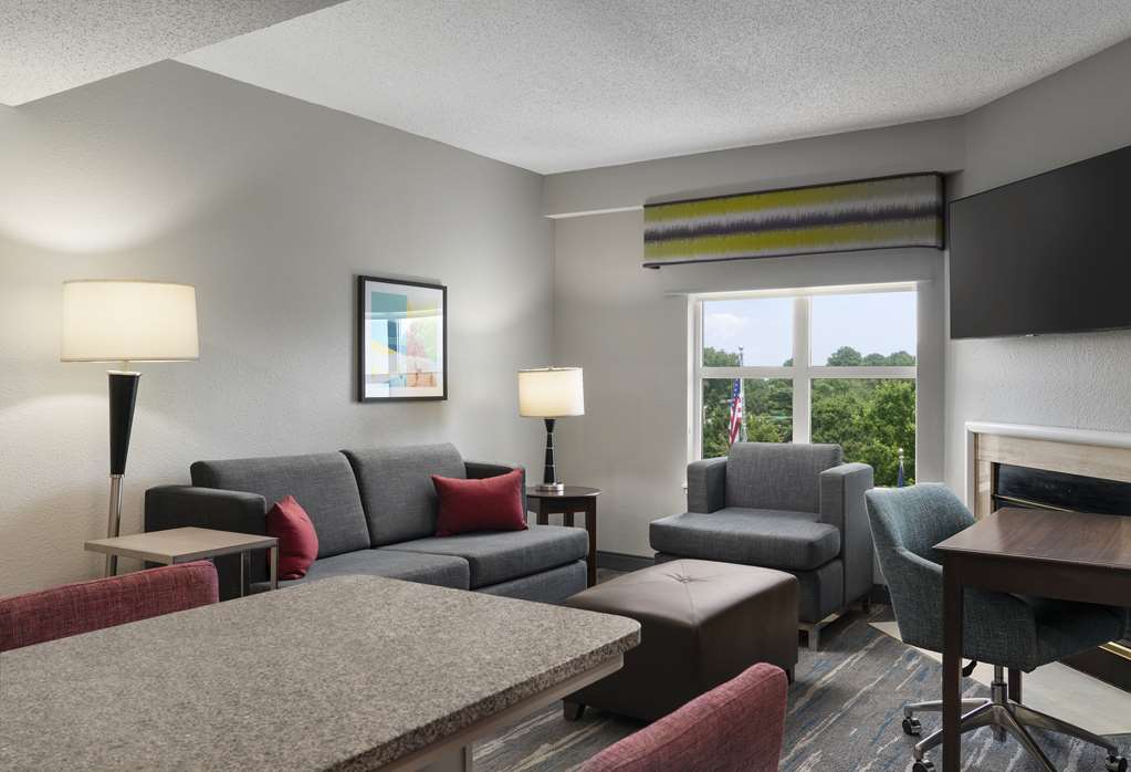 Hampton Inn & Suites Newport News (Oyster Point) Image
