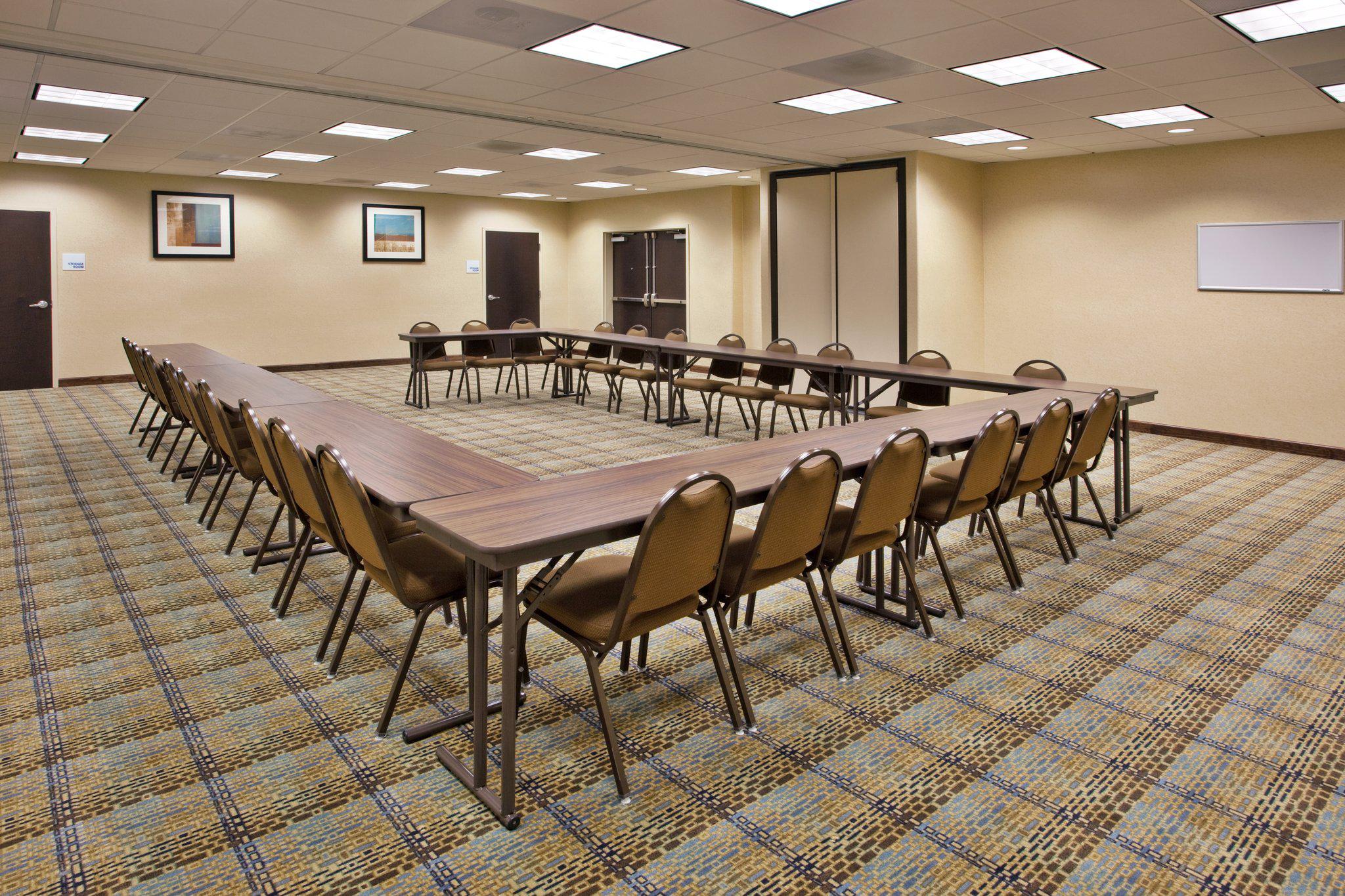 Holiday Inn Express & Suites Moultrie Photo