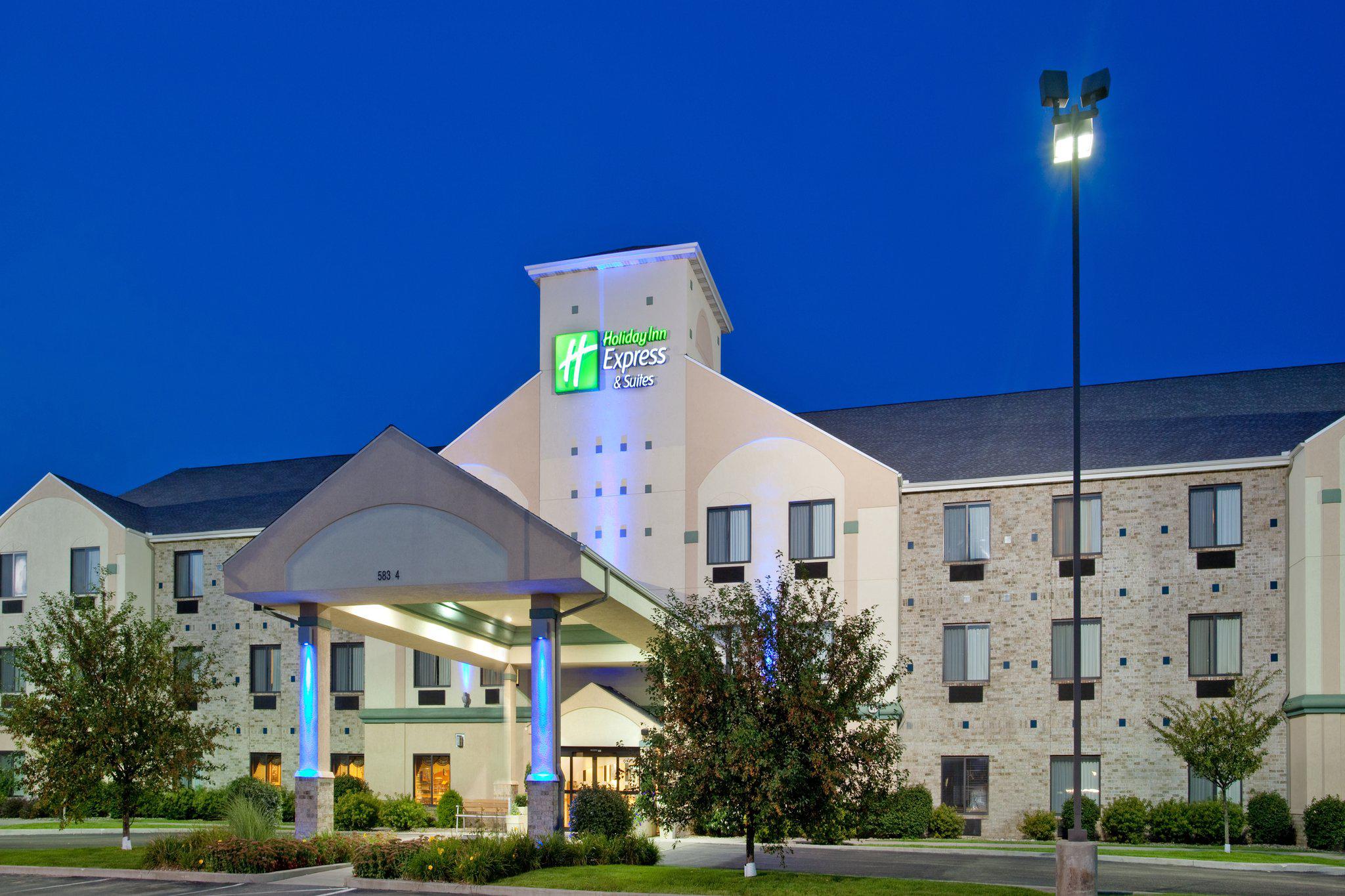 Holiday Inn Express & Suites Elkhart-South Photo