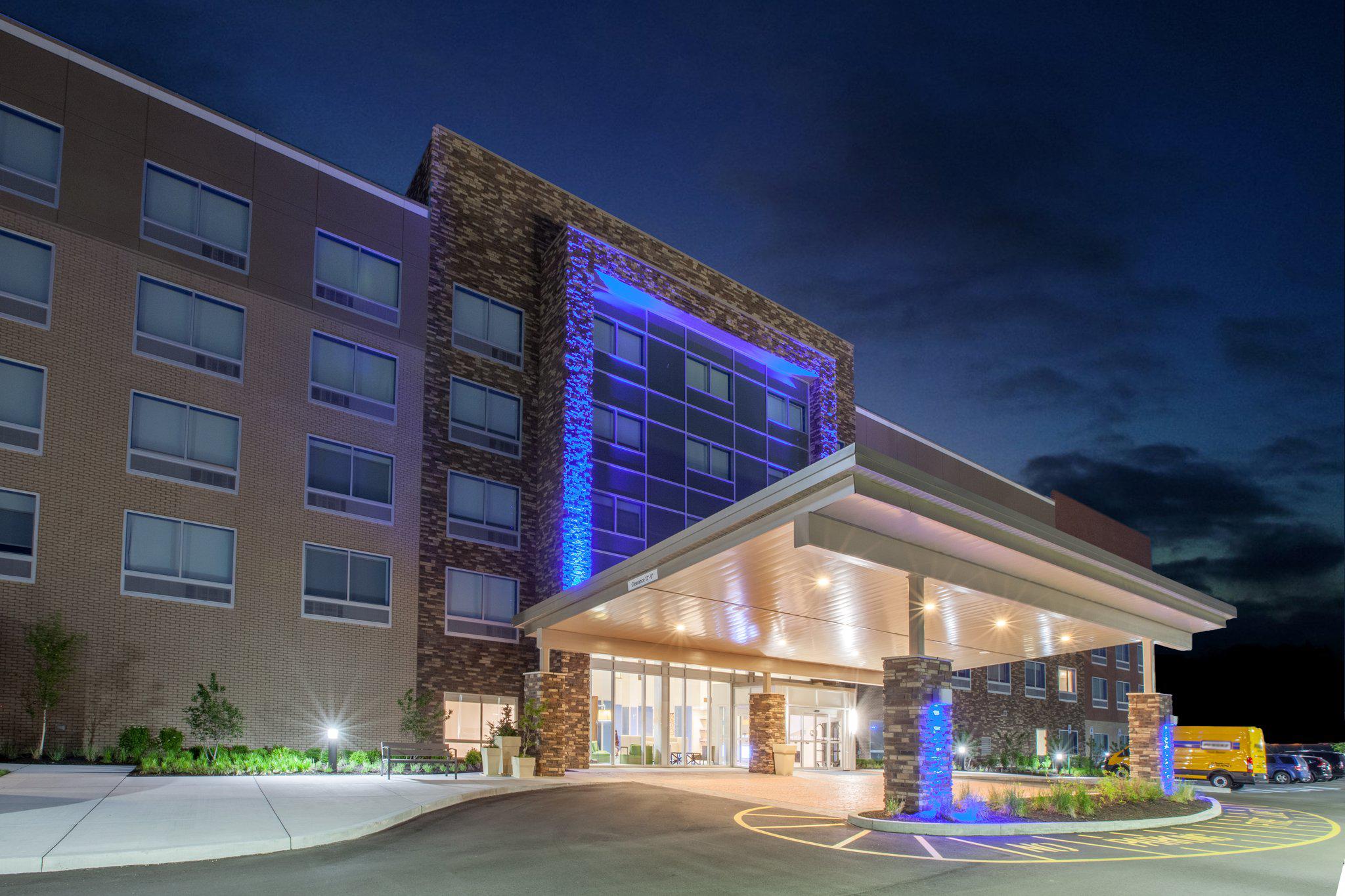 Holiday Inn Express & Suites Indianapolis NE - Noblesville Photo